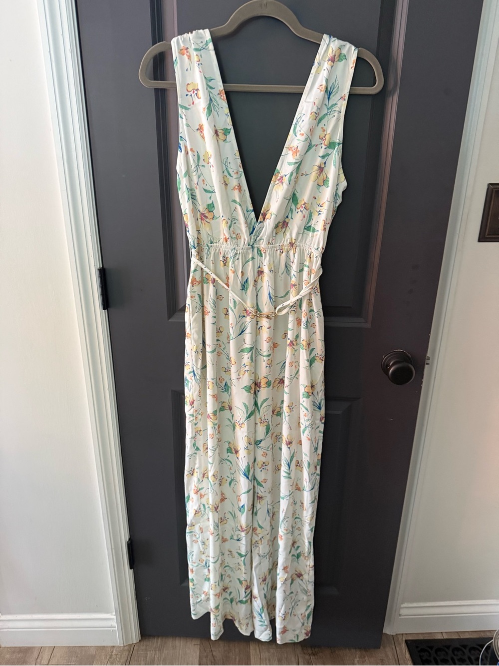 White Floral V-Neck Sleeveless Jumpsuit with Tie Waist